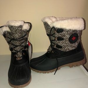 Snow boots